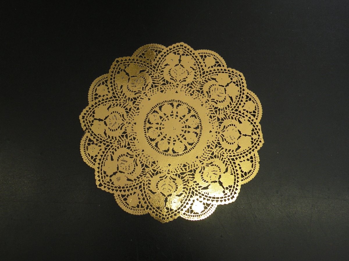 画像:金箔とレーザー
